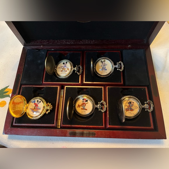 RARE Vintage Mickey Watches set of 5 Weekdays - Picture 3 of 9